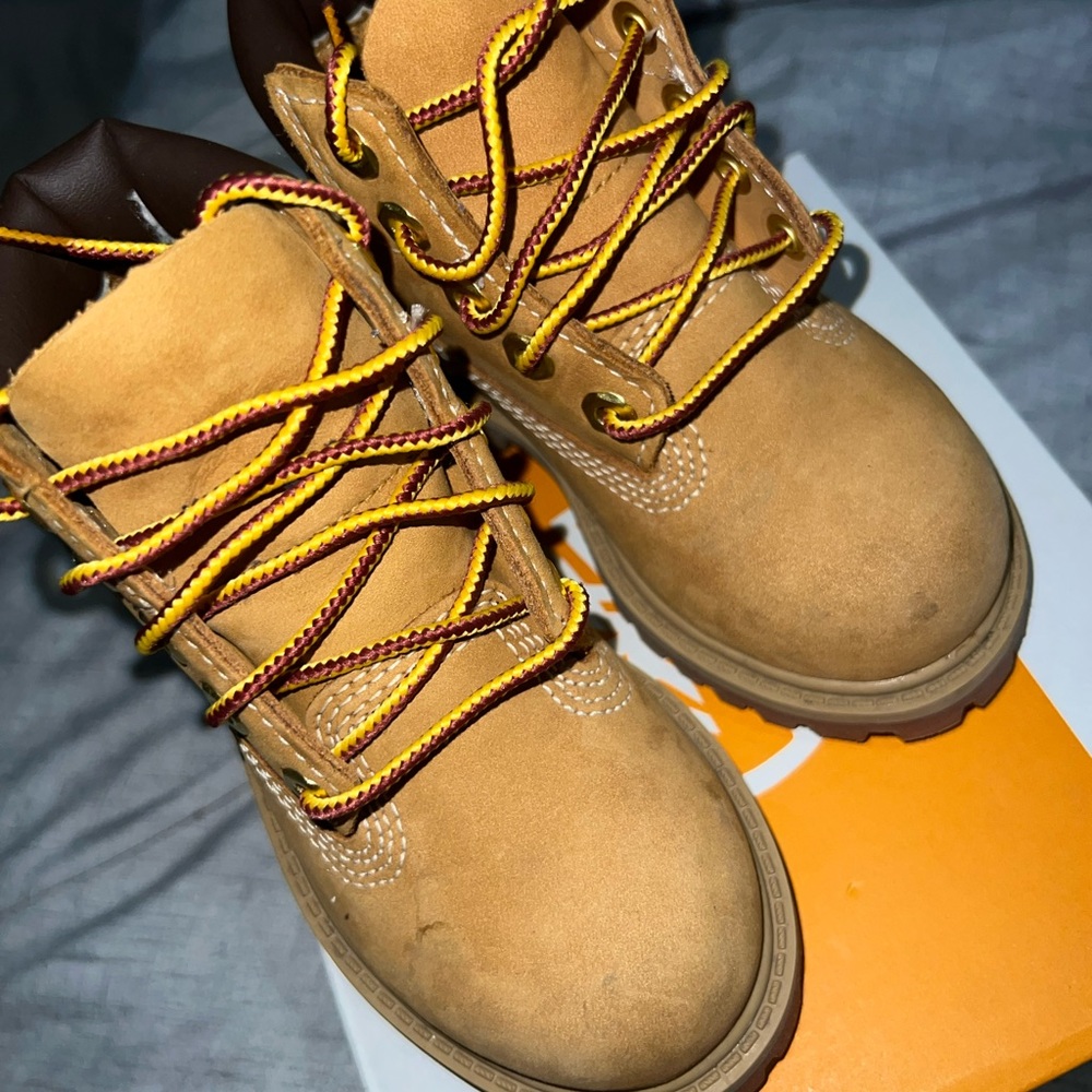 TIMBERLAND PREMIUM
6 IN WATERPROOF BOOT
WHEAT NUBUCK